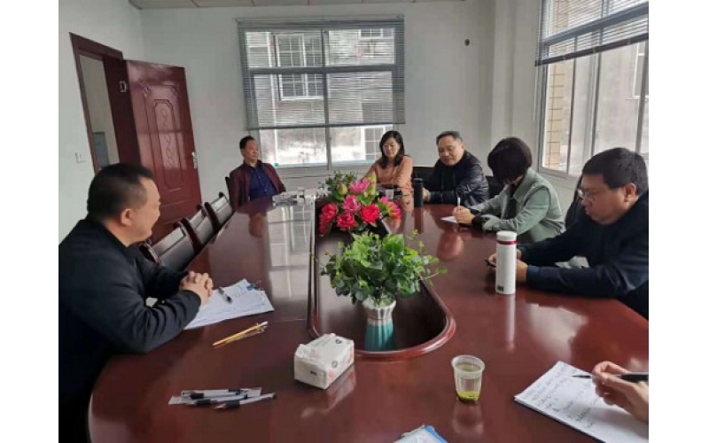 建始县政协领导调研秸秆回收工作