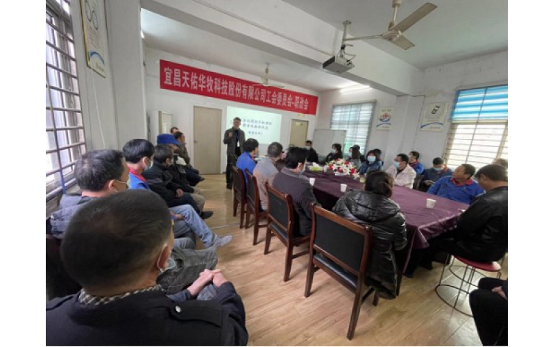 宣传职业病防治知识  提高职工的自我保护意识